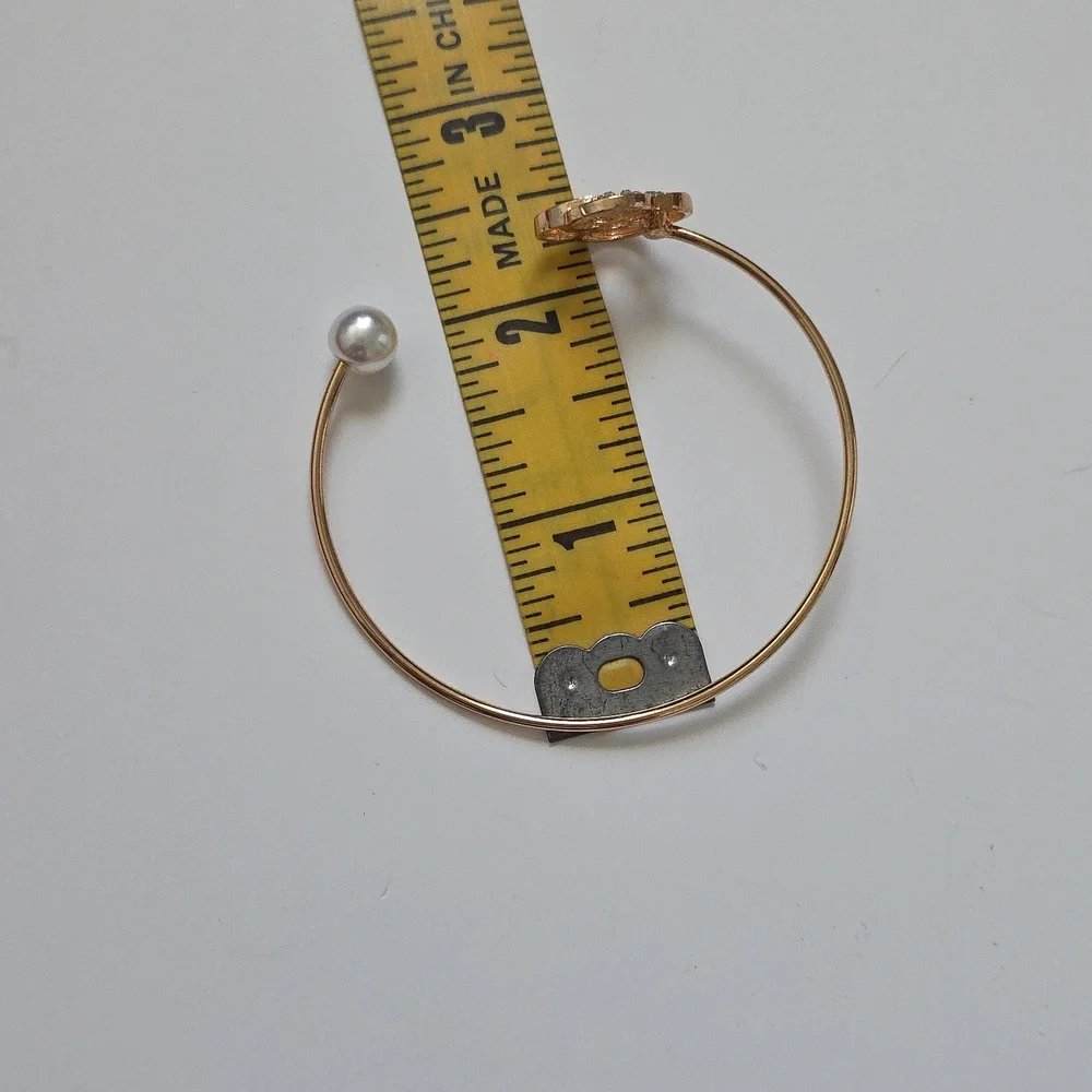 Elegant Gold and Silver Pearl Bracelet